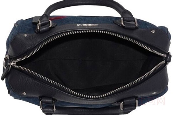 蔻驰勋章波士顿包包内部实拍