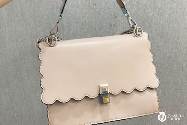 芬迪KANI系列中号裸粉单肩包实拍