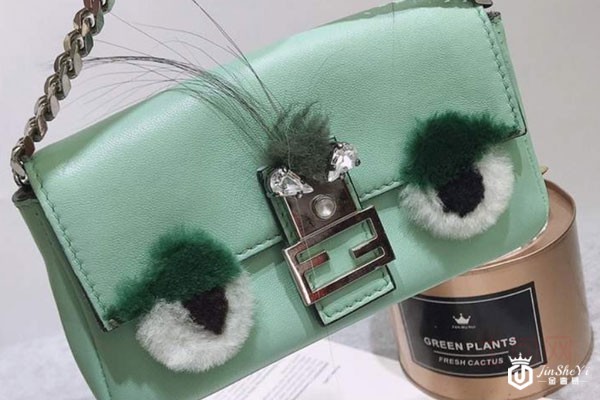 芬迪MICRO BAGUETTE小怪兽包包实拍