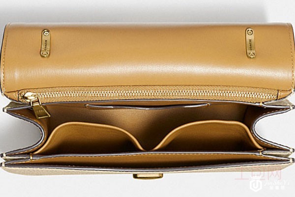 蔻驰ALIE系列23*16.5*8.5cm象牙白色单肩包内部实拍