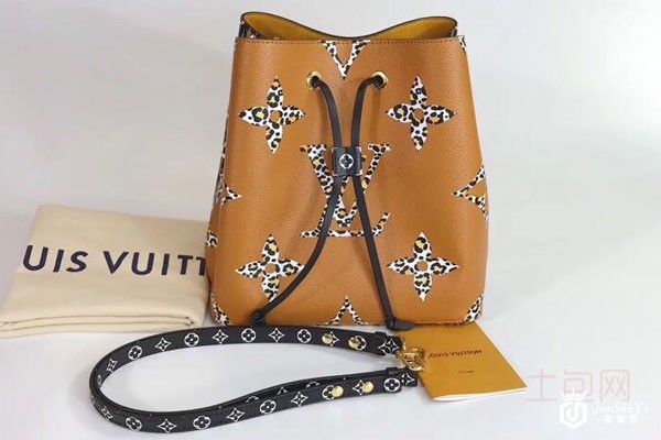 LV路易威登丛林元素水桶包外观展示 LV路易威登丛林元素水桶包外观展示