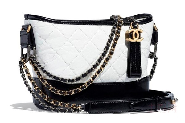 香奈儿黑白拼色流浪包包外观展示 香奈儿黑白拼色流浪包包外观展示