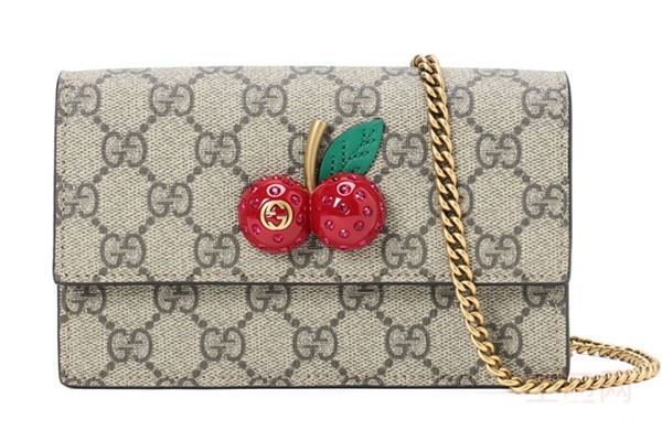 古驰 signature系列樱桃包包外观展示 古驰 signature系列樱桃包包外观展示