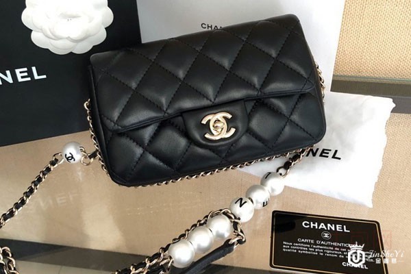 香奈儿珍珠链条包外观展示