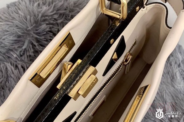 芬迪peekaboo白色牛皮包包内部实拍