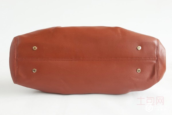 二手宝格丽饺子包包底部展示