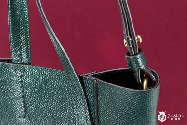 赛琳CABAS22*10*29cm绿色拼黑色水桶包包细节实拍