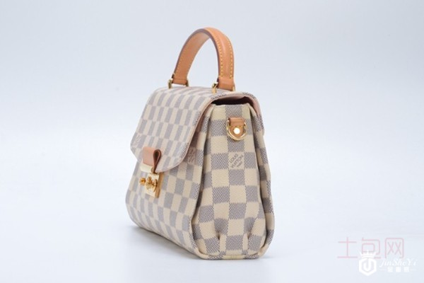 二手lv白棋盘流苏邮差包侧面展示 二手lv白棋盘流苏邮差包侧面展示