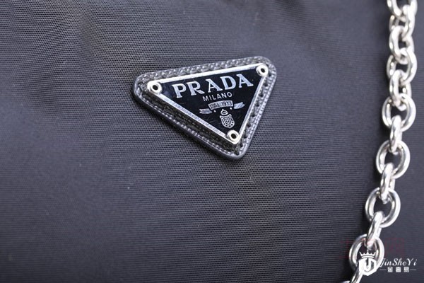 二手普拉达五合一黑色尼龙Hobo包包细节 二手普拉达五合一黑色尼龙Hobo包包细节