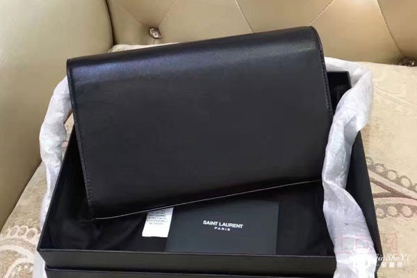 99新黑色圣罗兰桃心链条包背面 99新黑色圣罗兰桃心链条包背面