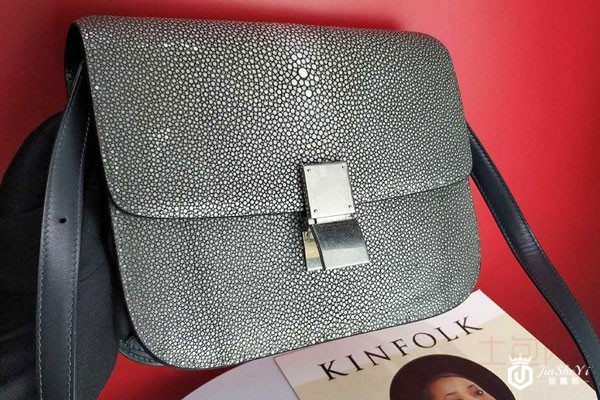 珍珠灰皮赛琳box包正面