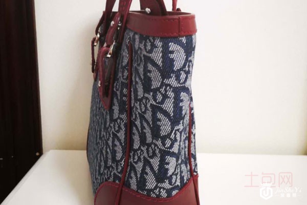 奢侈品迪奥老花牛皮手提包侧面 奢侈品迪奥老花牛皮手提包侧面