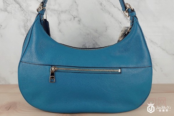 二手蔻驰月牙包包背面展示