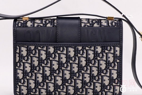 迪奥DIOR蓝老花蒙田单肩斜跨包背面 迪奥DIOR蓝老花蒙田单肩斜跨包背面