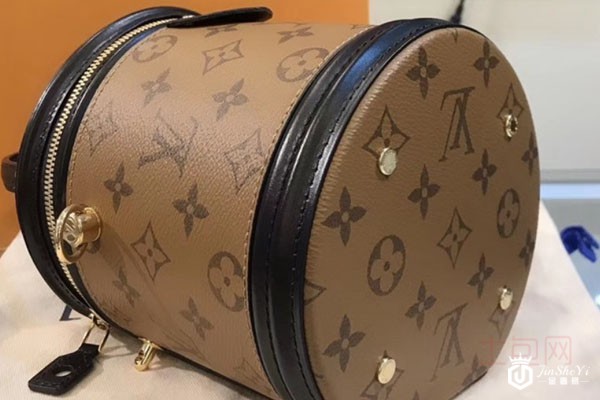 LV路易威登老花PU水桶包底部 LV路易威登老花PU水桶包底部