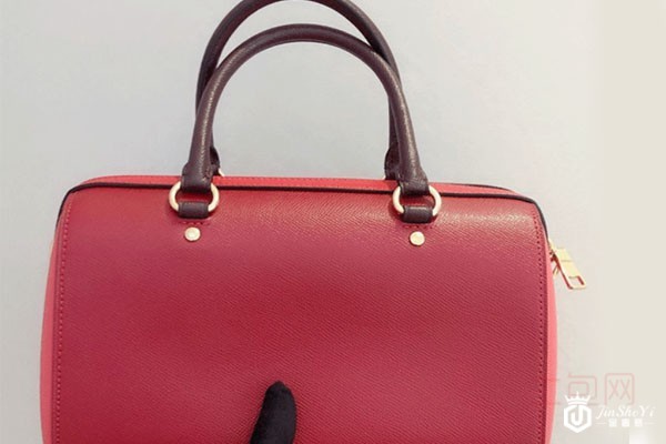 Coach蔻驰新款波士顿酒红色手提包背面 Coach蔻驰新款波士顿酒红色手提包背面