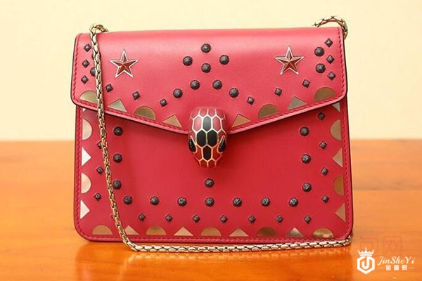  宝格丽星星蛇头包包回收中不想处于劣势，这些事不容小觑