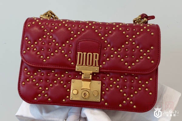 回收奢侈品包包多少钱?教你高价回收迪奥HS6158 回收奢侈品包包多少钱?教你高价回收迪奥HS6158