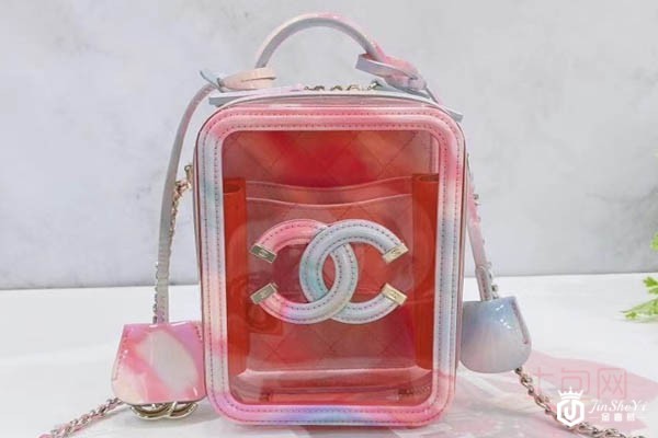 哪里回收名包香奈儿，选好材质分分钟提升回收包包档次