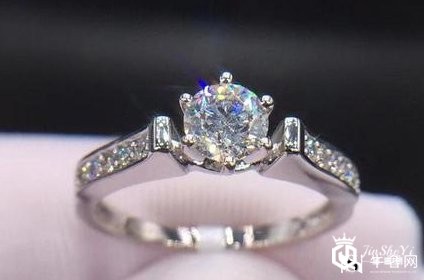 铂金回收挑选铂金钻戒有什么注意事项