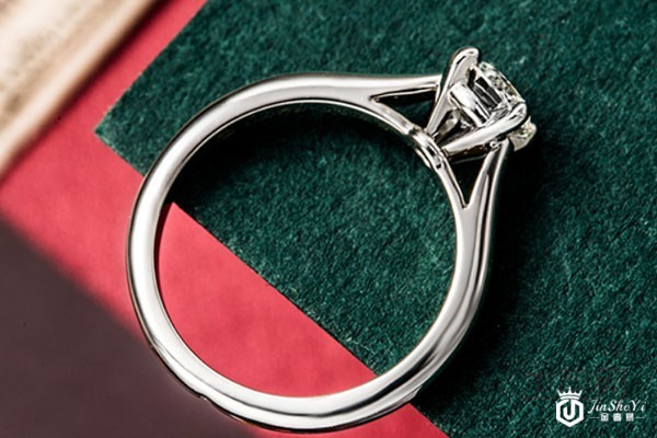 卡地亚0.51CT-H-VVS1-VG+2EX钻石戒指侧面实拍
