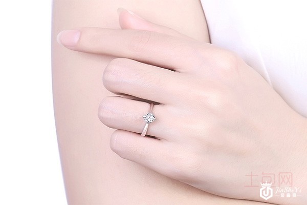 CRD克徕帝传承系列钻戒佩戴图