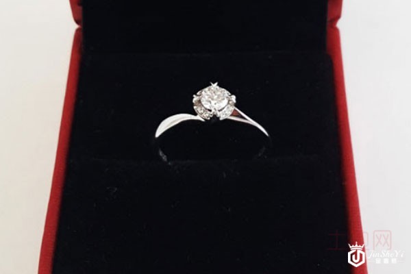 老凤祥18k白金0.23ct-F-G-VS钻石戒指实拍 老凤祥18k白金0.23ct-F-G-VS钻石戒指实拍