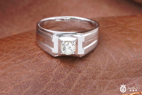 爱宝莉18k白金钻石戒指实拍 爱宝莉18k白金钻石戒指实拍