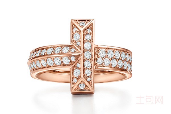 蒂芙尼钻戒展示图