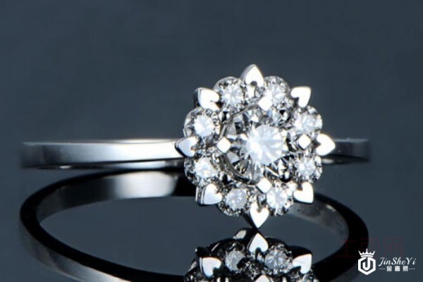鑫万福18k白金钻石戒指实拍 鑫万福18k白金钻石戒指实拍