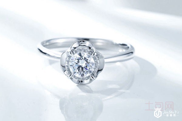 卡伯亚18k白金钻石戒指实拍 卡伯亚18k白金钻石戒指实拍