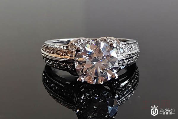 钻石戒指回收多少钱 看“钻”就知道