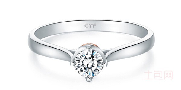 周大福钻戒正面展示图