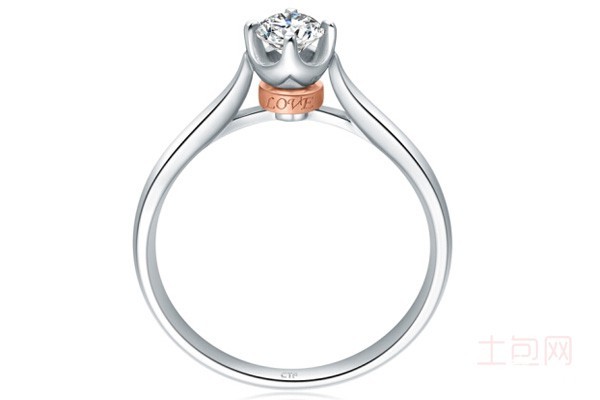 周大福钻戒侧面展示图