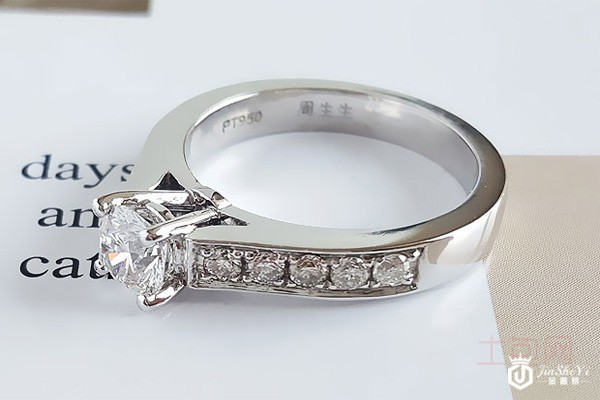 二手99新周生生0.5克拉钻戒实拍图