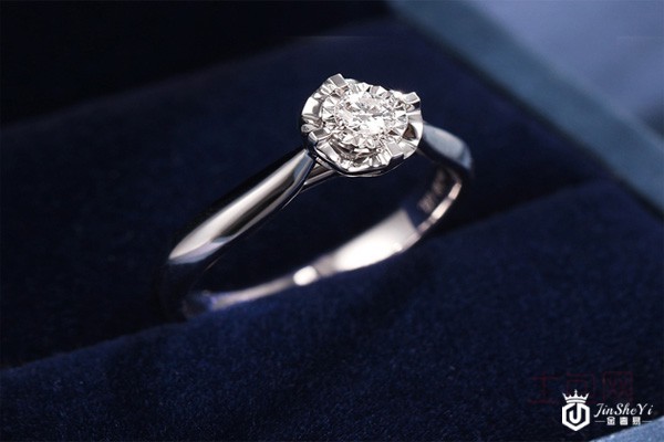金六福钻戒展示图 金六福钻戒展示图