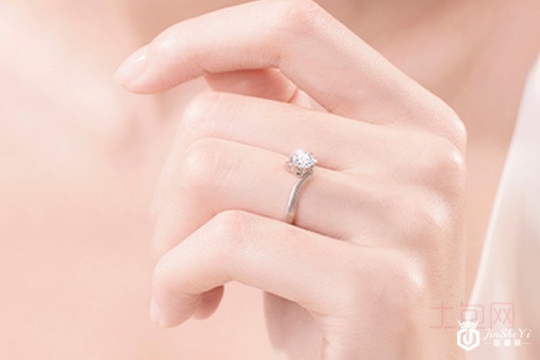 DR钻戒佩戴图 DR钻戒佩戴图