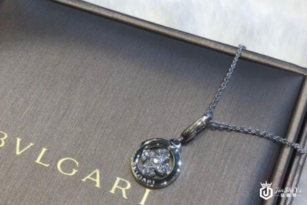 宝格丽风车型镶嵌钻石项链实拍 宝格丽风车型镶嵌钻石项链实拍