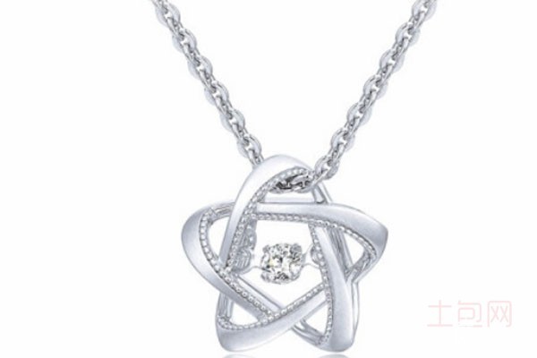 周大福18k白金钻石吊坠实拍 周大福18k白金钻石吊坠实拍