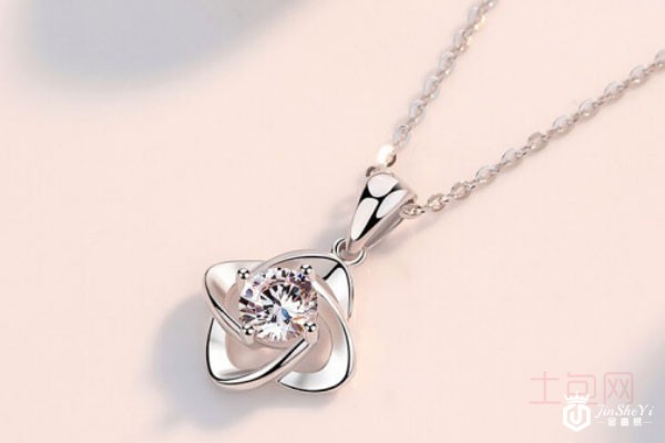 宝拉布菲18k白金钻石吊坠实拍 宝拉布菲18k白金钻石吊坠实拍