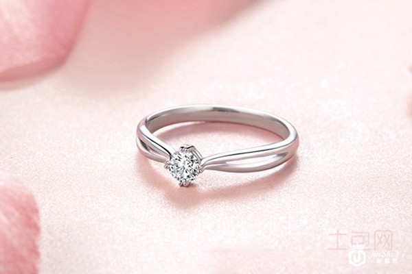 周大福钻戒展示图 周大福钻戒展示图