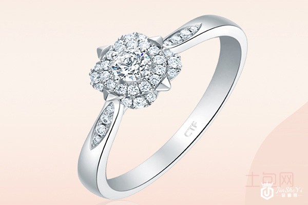 周大福钻戒展示图