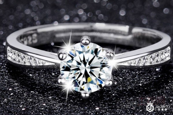 柯芙尼50分钻石戒指实拍 柯芙尼50分钻石戒指实拍