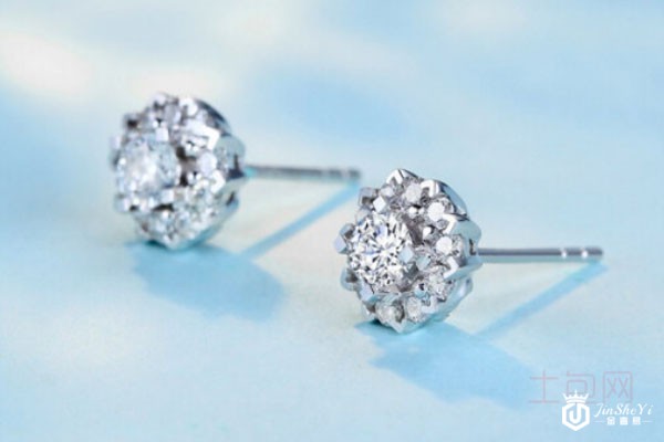 佐卡伊18k白金钻石耳钉实拍 佐卡伊18k白金钻石耳钉实拍