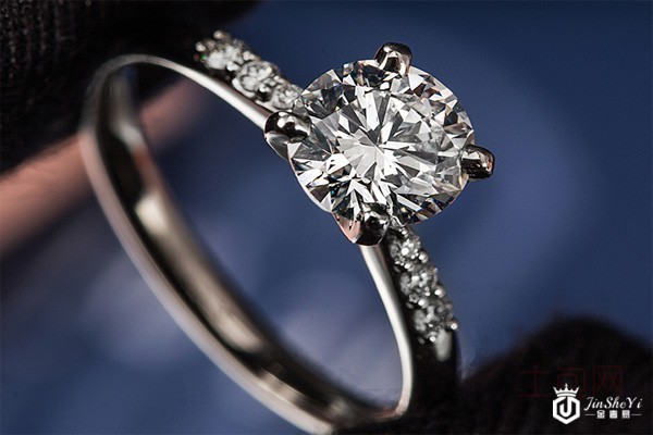 二手95新Blue Nile钻戒展示图 二手95新Blue Nile钻戒展示图