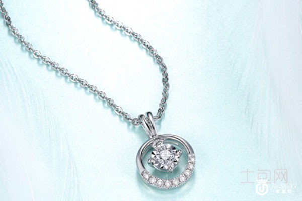 谢瑞麟18k白金钻石吊坠实拍 谢瑞麟18k白金钻石吊坠实拍