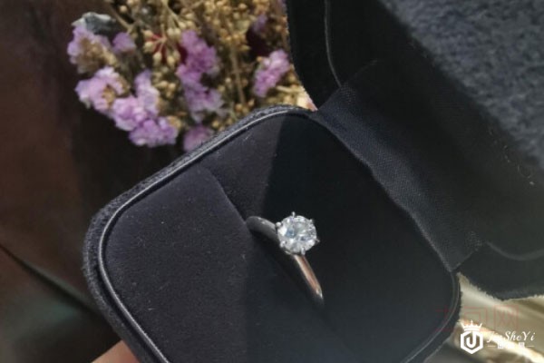 蒂芙尼58分钻石戒指实拍 蒂芙尼58分钻石戒指实拍