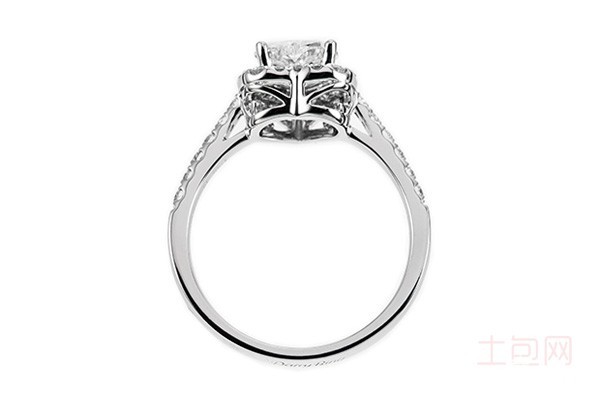 二手95新DR钻戒展示图 二手95新DR钻戒展示图