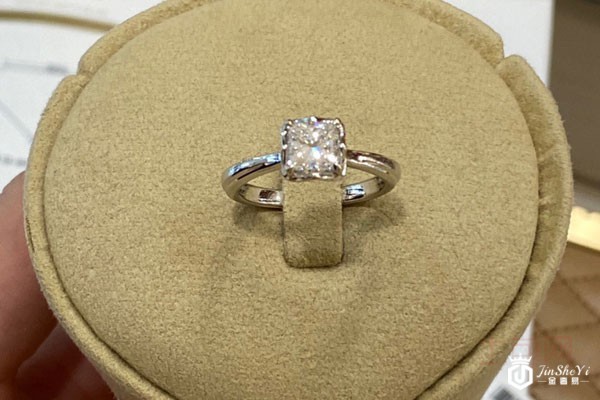 周大福一克拉钻石戒指实拍 周大福一克拉钻石戒指实拍