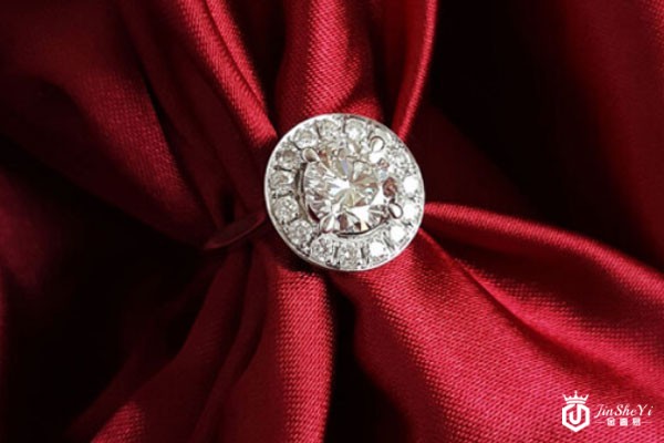 一克拉18k白金钻石戒指实拍 一克拉18k白金钻石戒指实拍